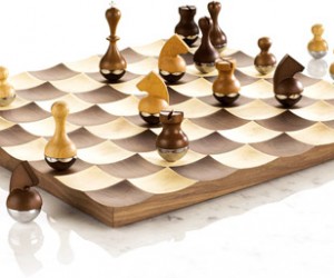 Umbra Wobble Chess Set