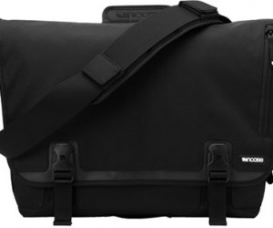 Incase Small Messenger Bag