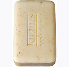 Kiehls Ultimate Man Body Scrub Soap