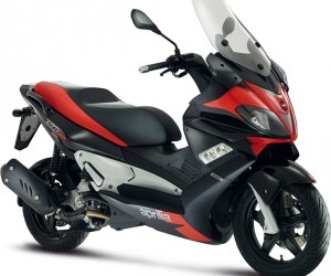 Aprilia SR MAX 300 Scooter