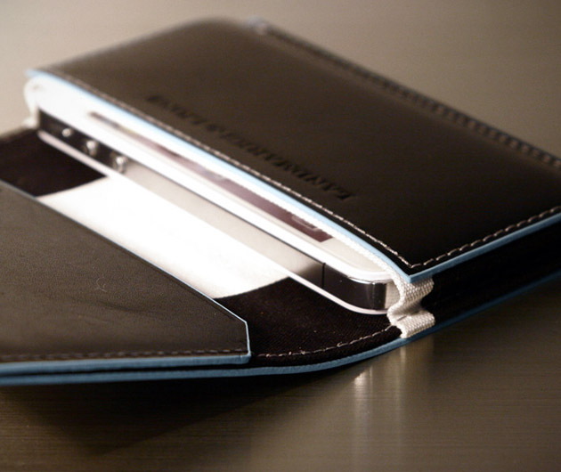 Landmark & Lions Quantum iPhone 5 Wallet