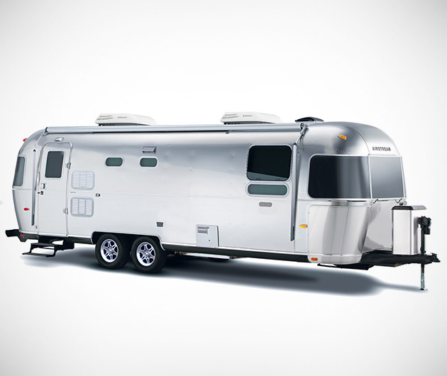 airstream-land-yacht