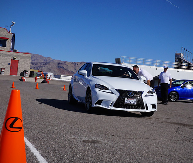 2014-lexus-is-f-sport-02