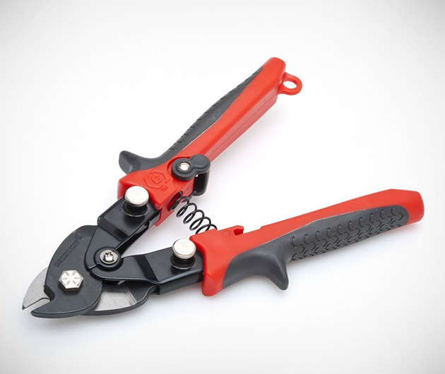 crescent-switchblade-cutter-01