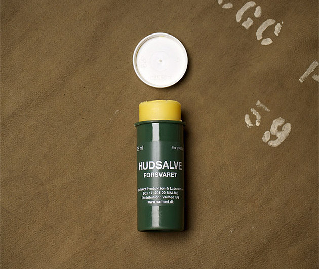 husalve-swedish-military-lip-balm-01