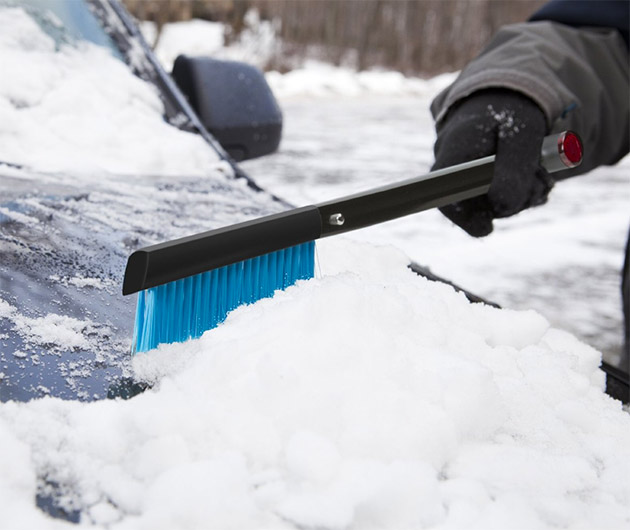 zeus-snow-shovel-&-brush-04