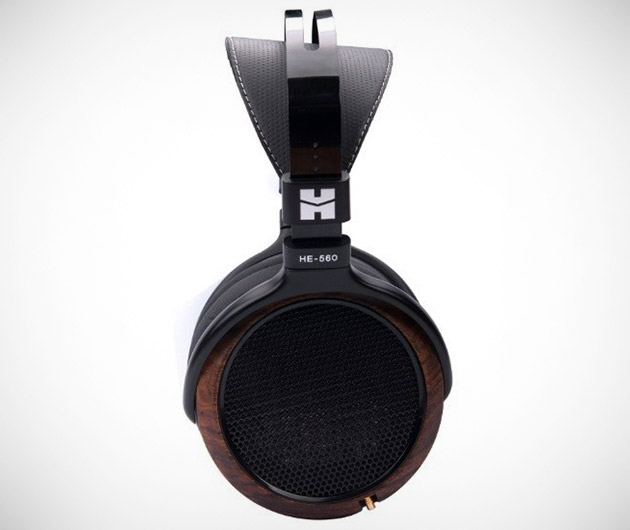 hifiman-he-560-planar-dynamic-headphones-02