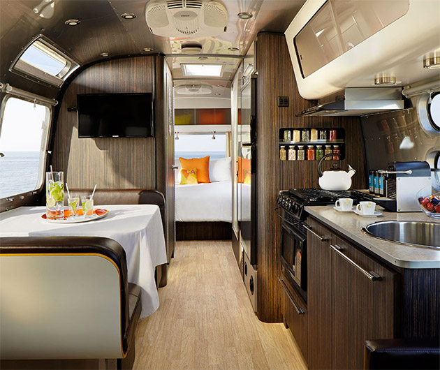 aka-luxury-mobile-suite-04