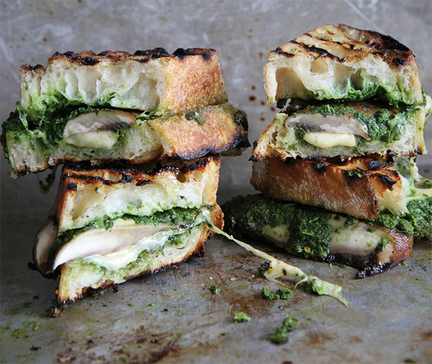 portobello-gouda-kale-pesto-grilled-cheese-01