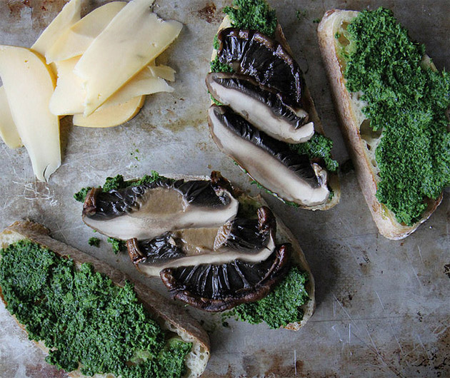 portobello-gouda-kale-pesto-grilled-cheese-03