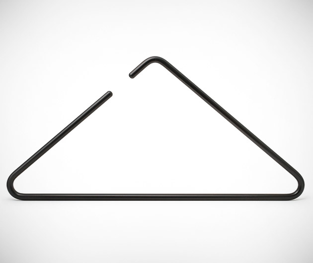 roomsafari-triangle-hanger-01