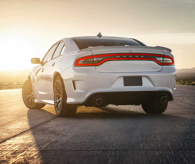 2015-dodge-srt-charger-hellcat-04