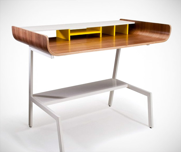half-pipe-desk