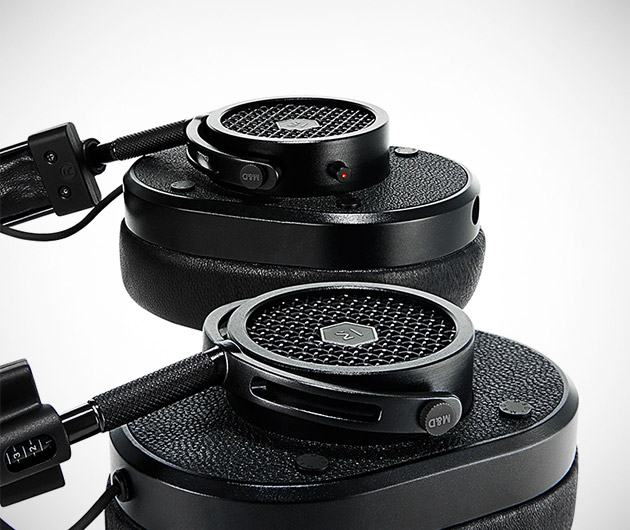 master-&-dynamic-mh40-headphones-04