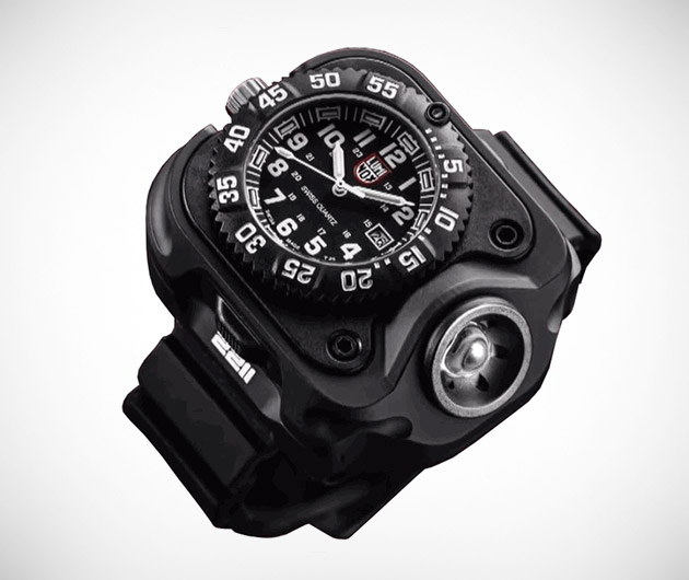 surefire-2211-wristlight-01