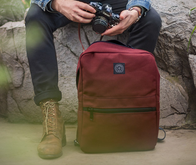 field-aesthetic-minimalist-backpack-01