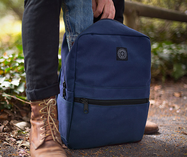 field-aesthetic-minimalist-backpack-02