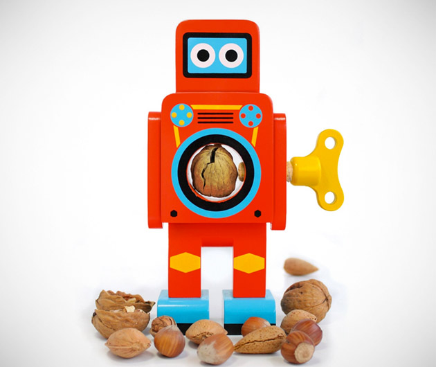 robot-nut-cracker-01