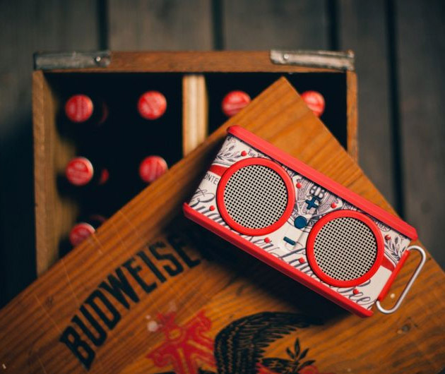 skullcandy-x-budweiser-air-raid-01