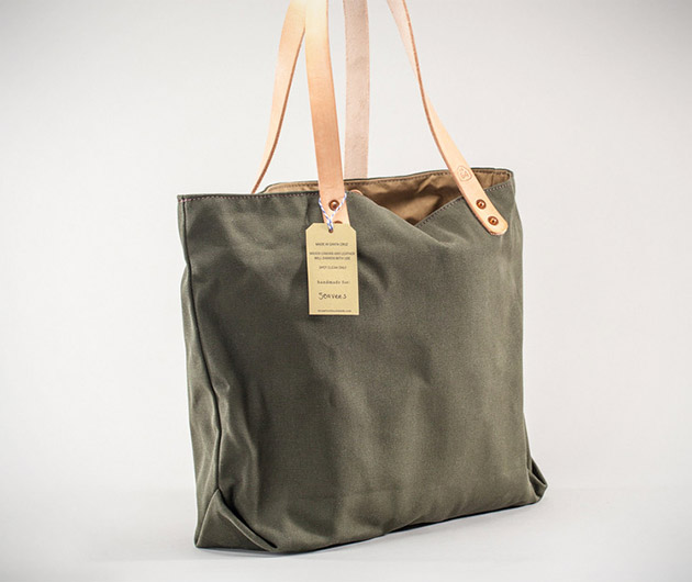 seavees-waxed-canvas-supply-bag-02