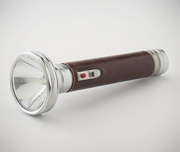 schoolhouse-electric-leather-clad-flashlight-01