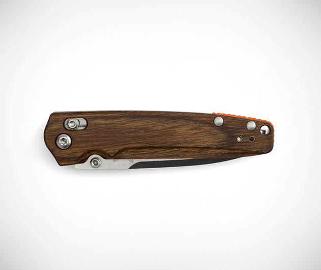 shinola-x-benchmade-valet-pocket-knife-03