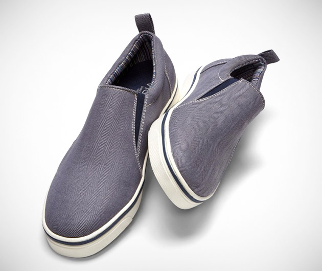 vionic-conner-casual-slip-on-02