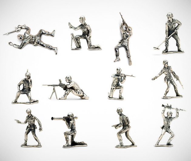 silver-army-men-01