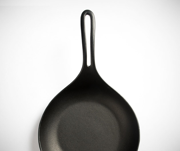 iwachu-cast-iron-omellette-pan-01