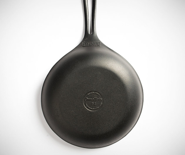 iwachu-cast-iron-omellette-pan-02