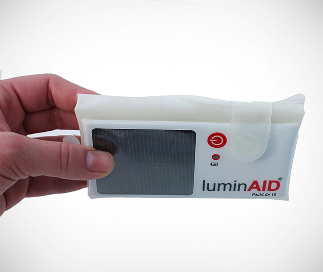 luminaid-packlite-16-inflatable-solar-light-03