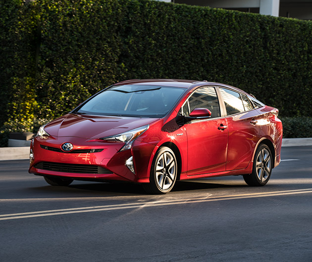 2016-toyota-prius-01