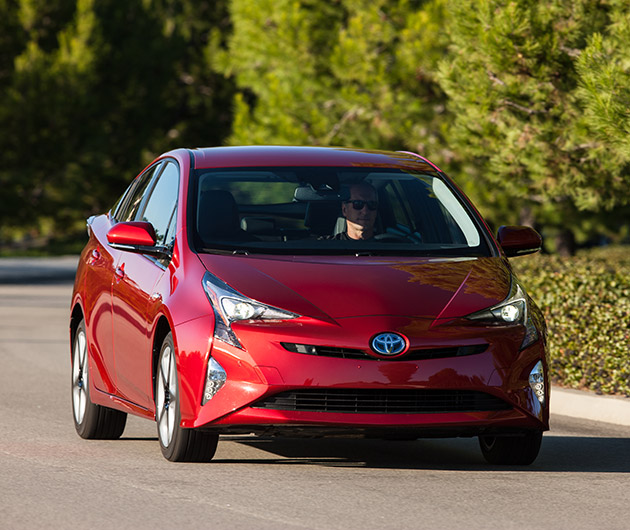 2016-toyota-prius-05