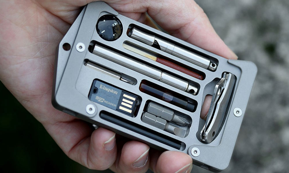 jackfish-survival-credit-card-holder