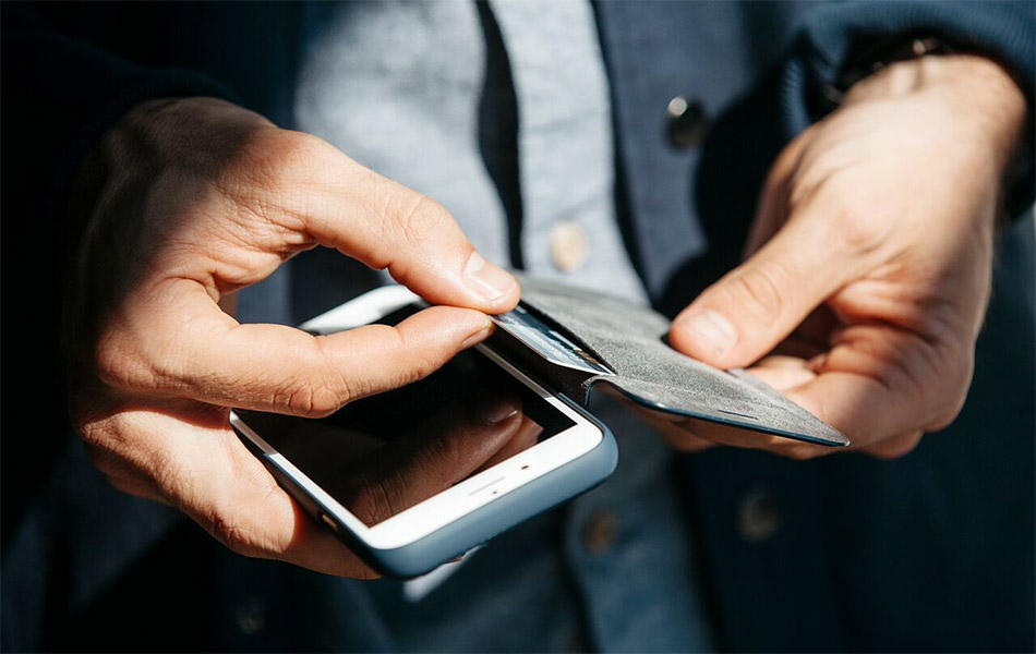 bellroy-phone-wallet