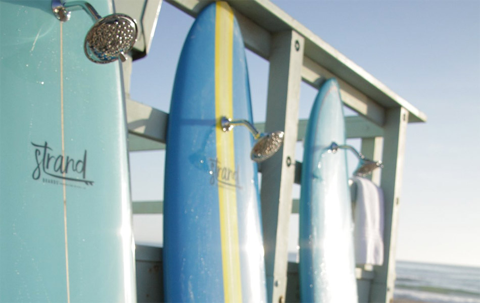 strand-boards-surfboard-showers