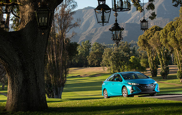 2017-toyota-prius-plus-10