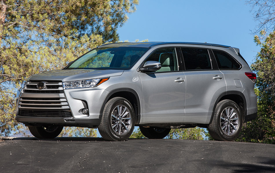 2017-toyota-highlander-01