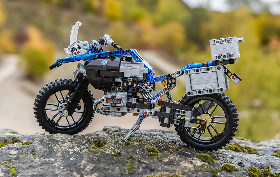 lego-technic-bmw-r-1200-gs-adventure-motorcycle
